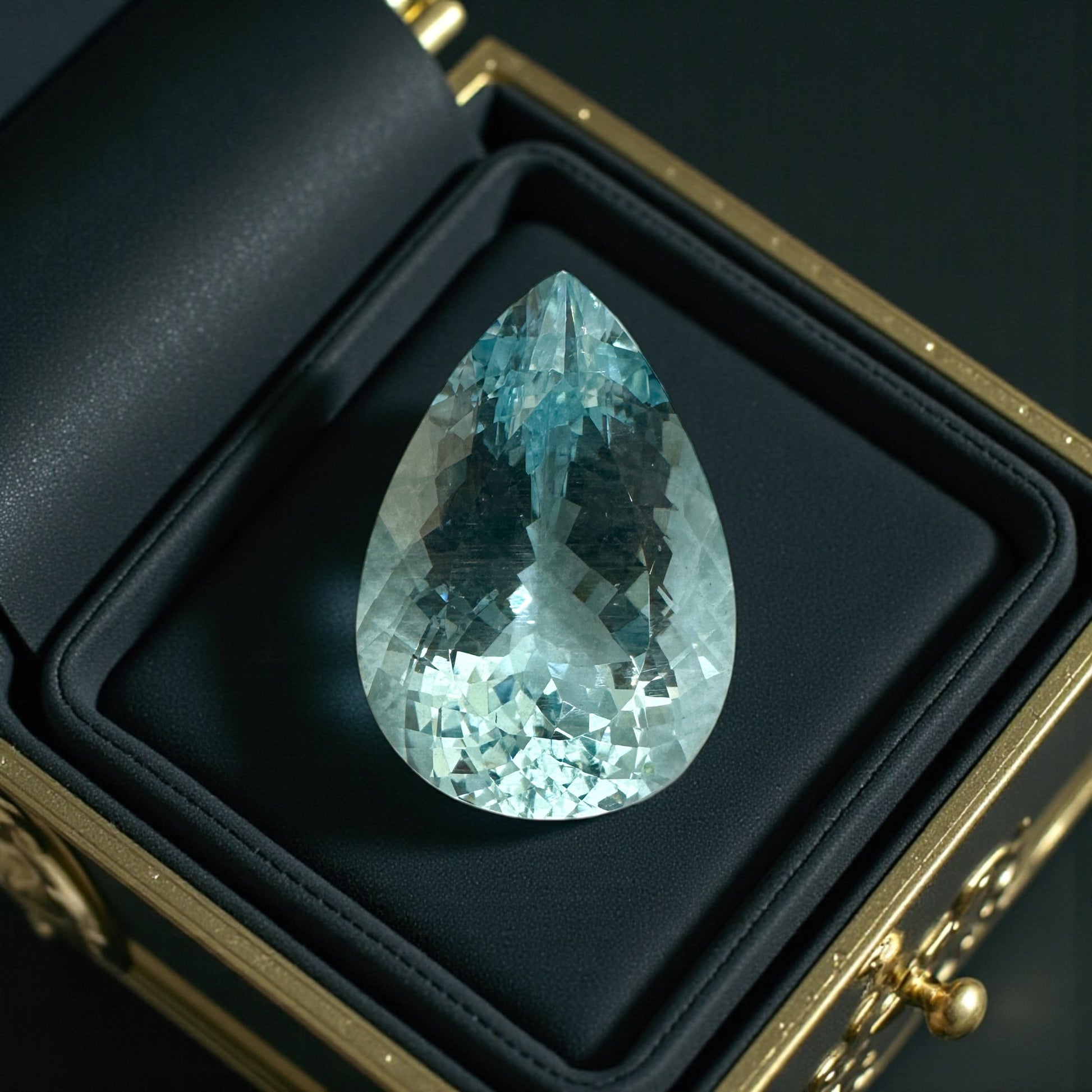 43.37 CT NATURAL AQUAMARINE WITH OCEAN WATER BLUE COLOR