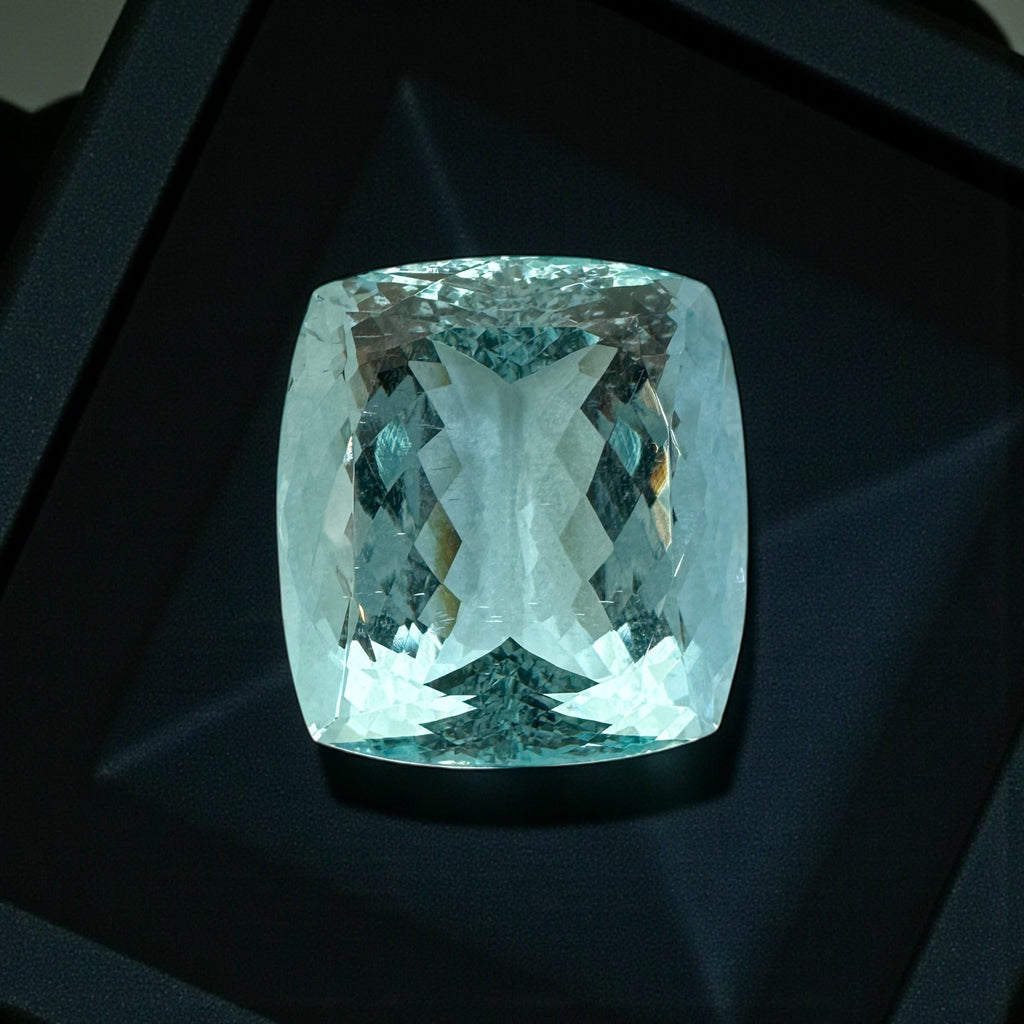 60.73 CT NATURAL AQUAMARINE WITH OCEAN WATER BLUE COLOR