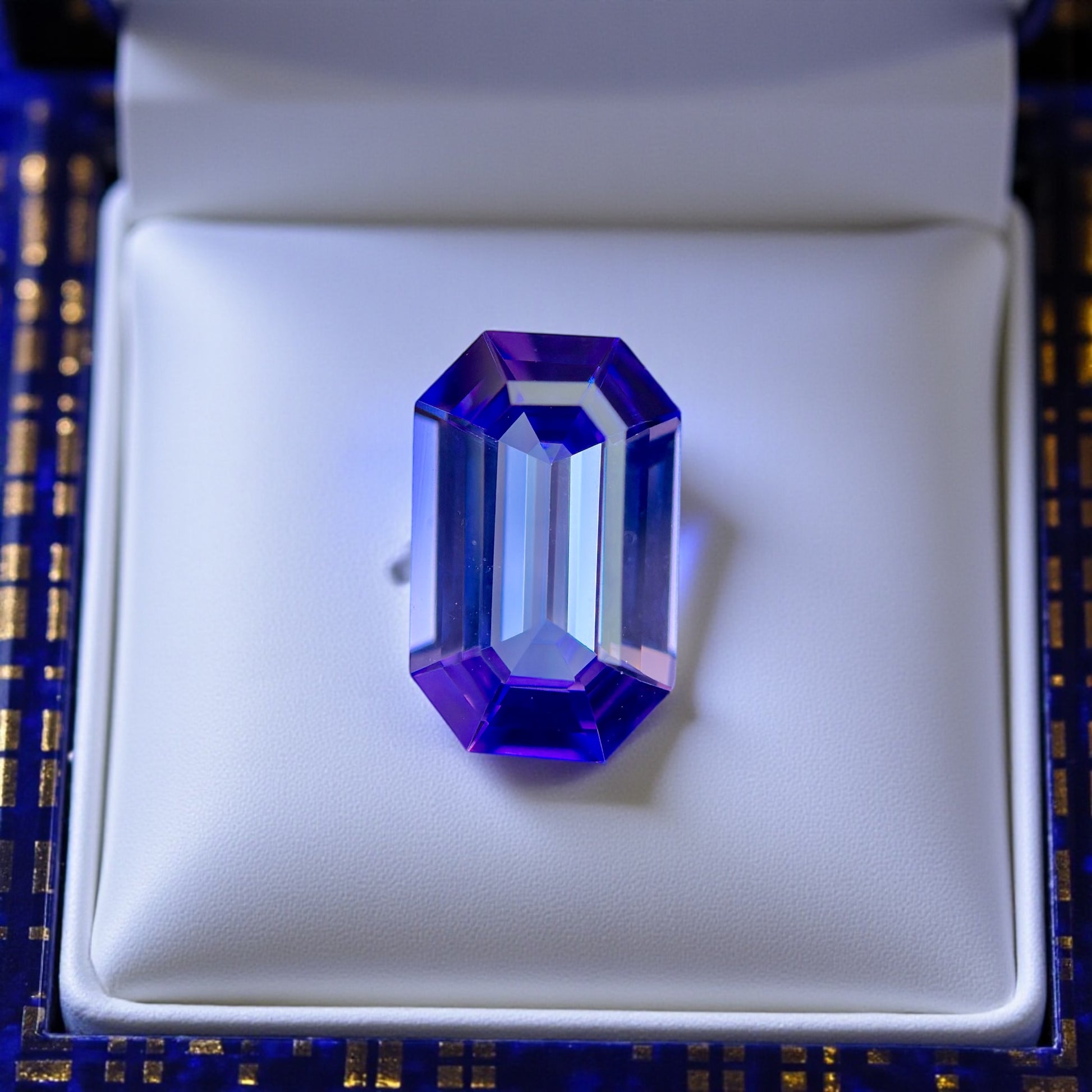 5.53 CT NATURAL NO HEAT TANZANITE WITH INTENSE PURPLE COLOR