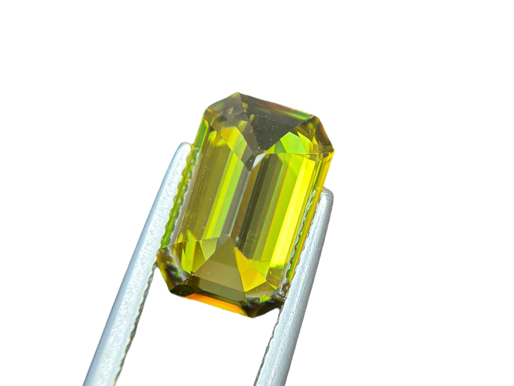 6.12 CT NATURAL TITANIUM SPHENE