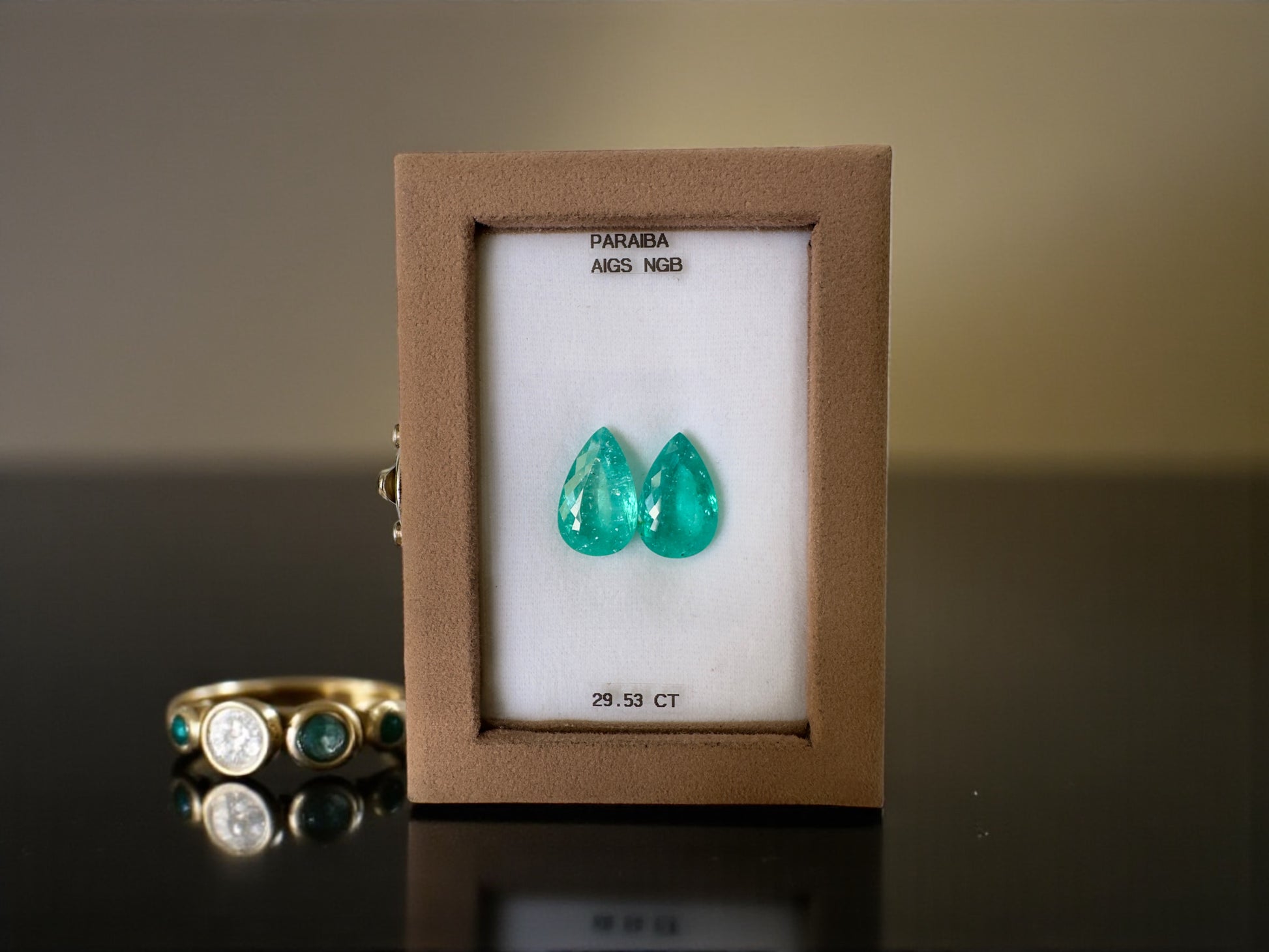 29.48 CT NEON BLUE NATURAL PARAIBA TOP QUALITY