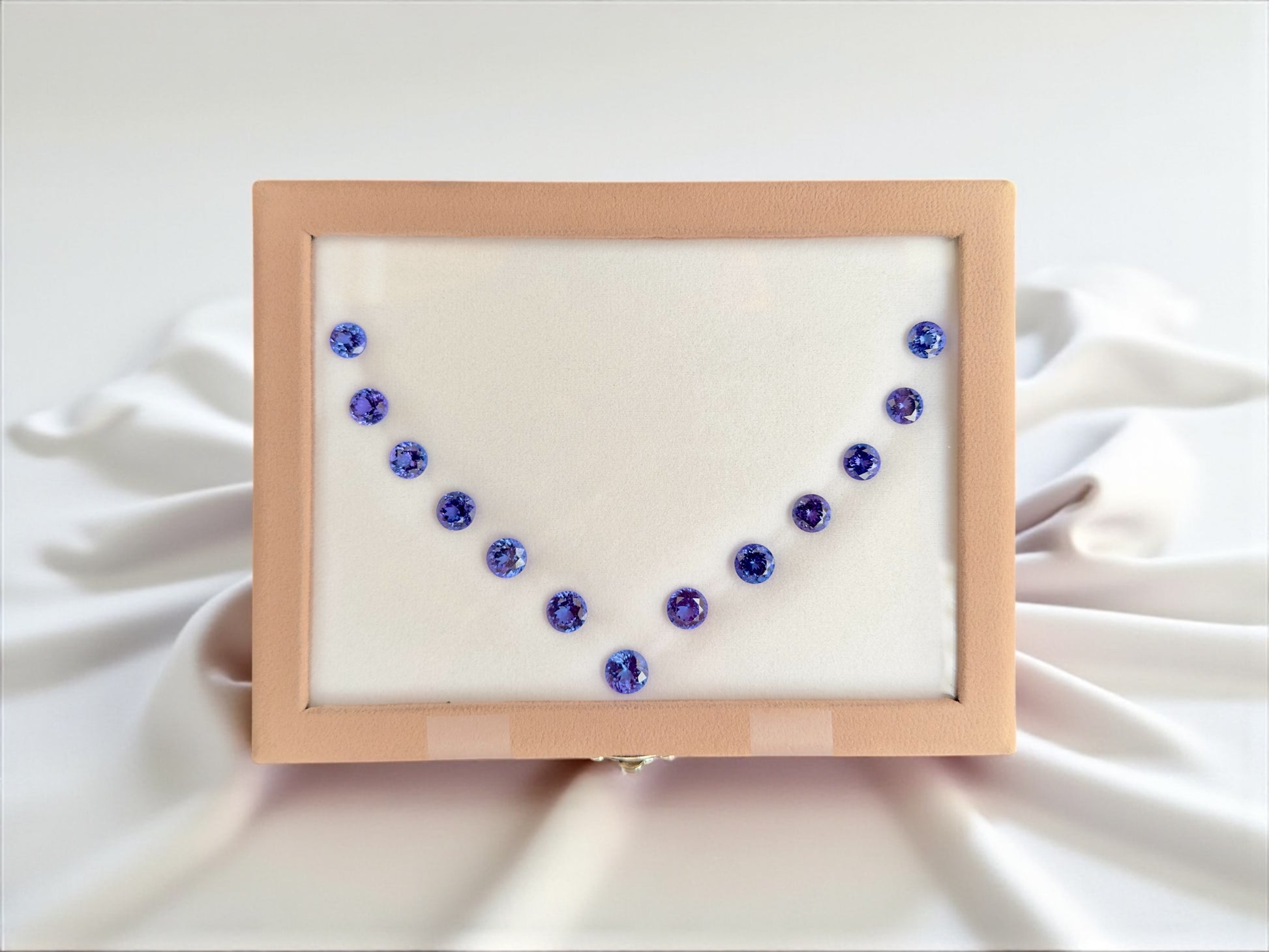 41.22 CT NATURAL TANZANITE ROUND SHAPE TANZANITE SET