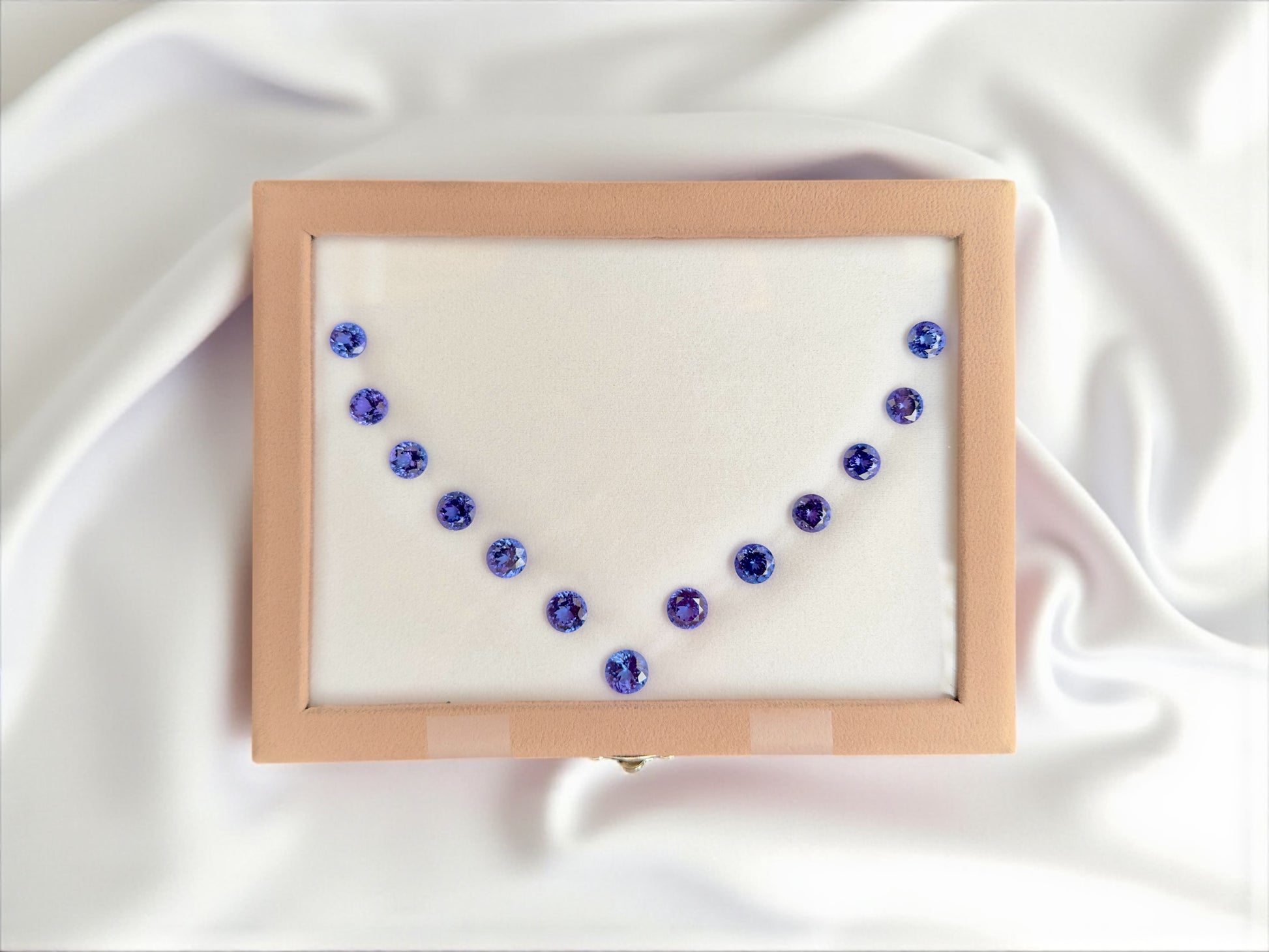 41.22 CT NATURAL TANZANITE ROUND SHAPE TANZANITE SET