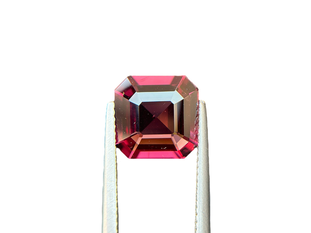 3.90 CT NATURAL TOP RED SPINEL - BURMA LUXURY GEMSTONE