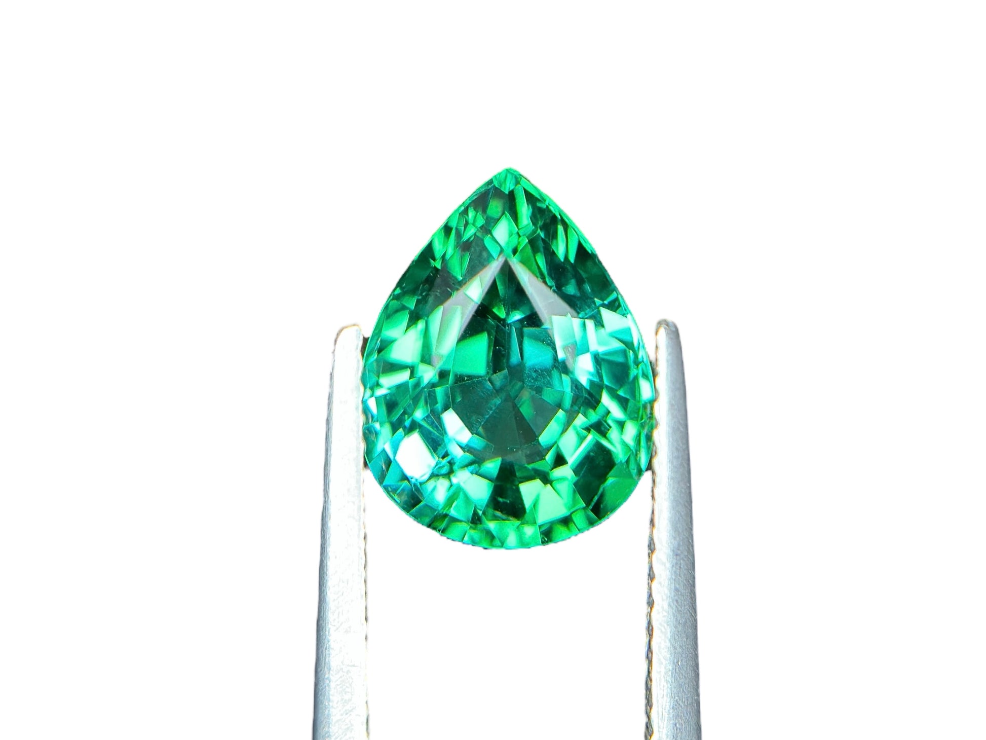 4.75 CT BLUISH GREEN FINE QUALITY PARAIBA