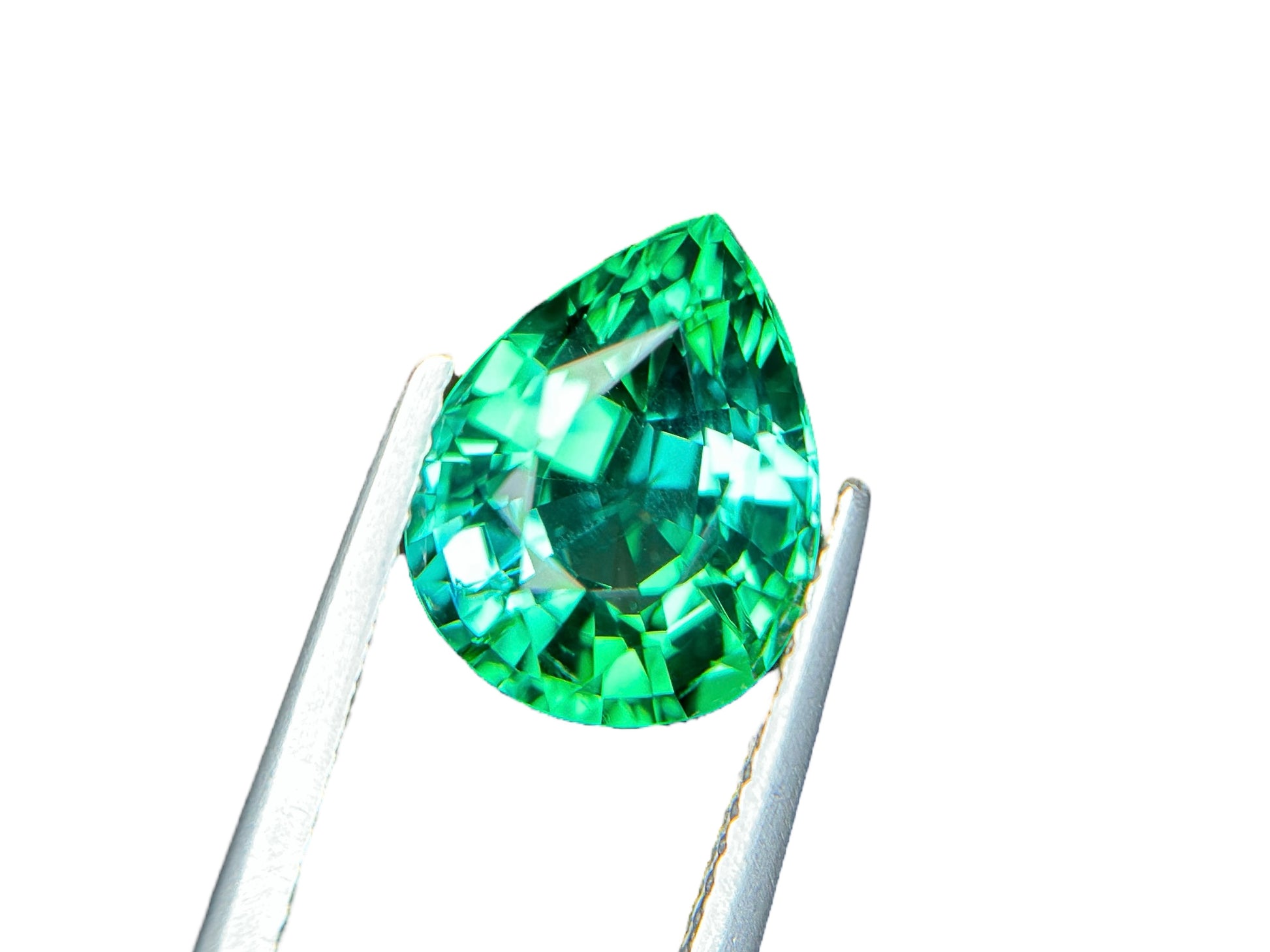 4.75 CT BLUISH GREEN FINE QUALITY PARAIBA
