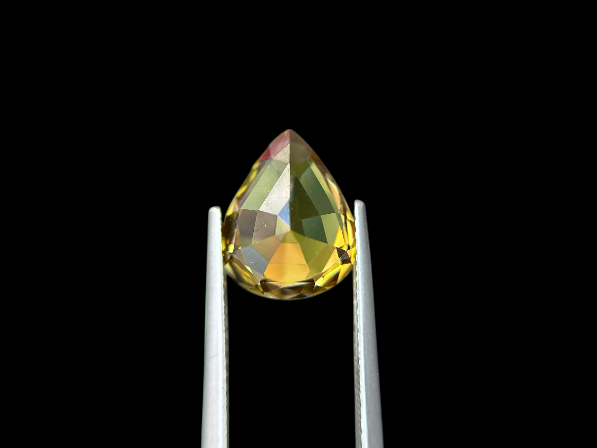 6.28 CT NATURAL TANZANITE WITH INTENSE YELLOW COLOR