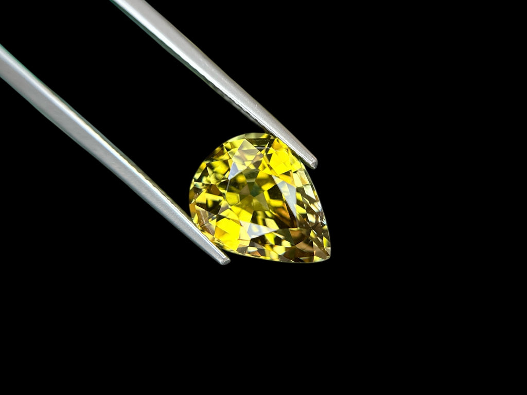 6.28 CT NATURAL TANZANITE WITH INTENSE YELLOW COLOR