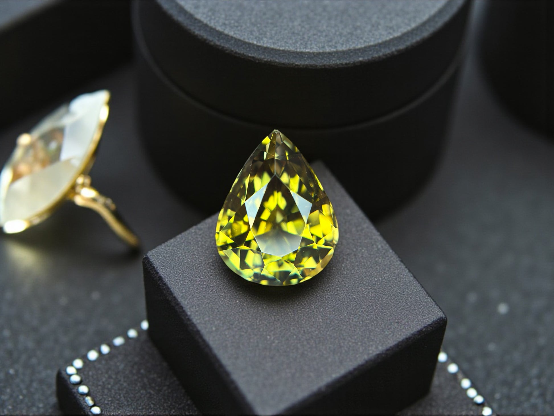 6.28 CT NATURAL TANZANITE WITH INTENSE YELLOW COLOR