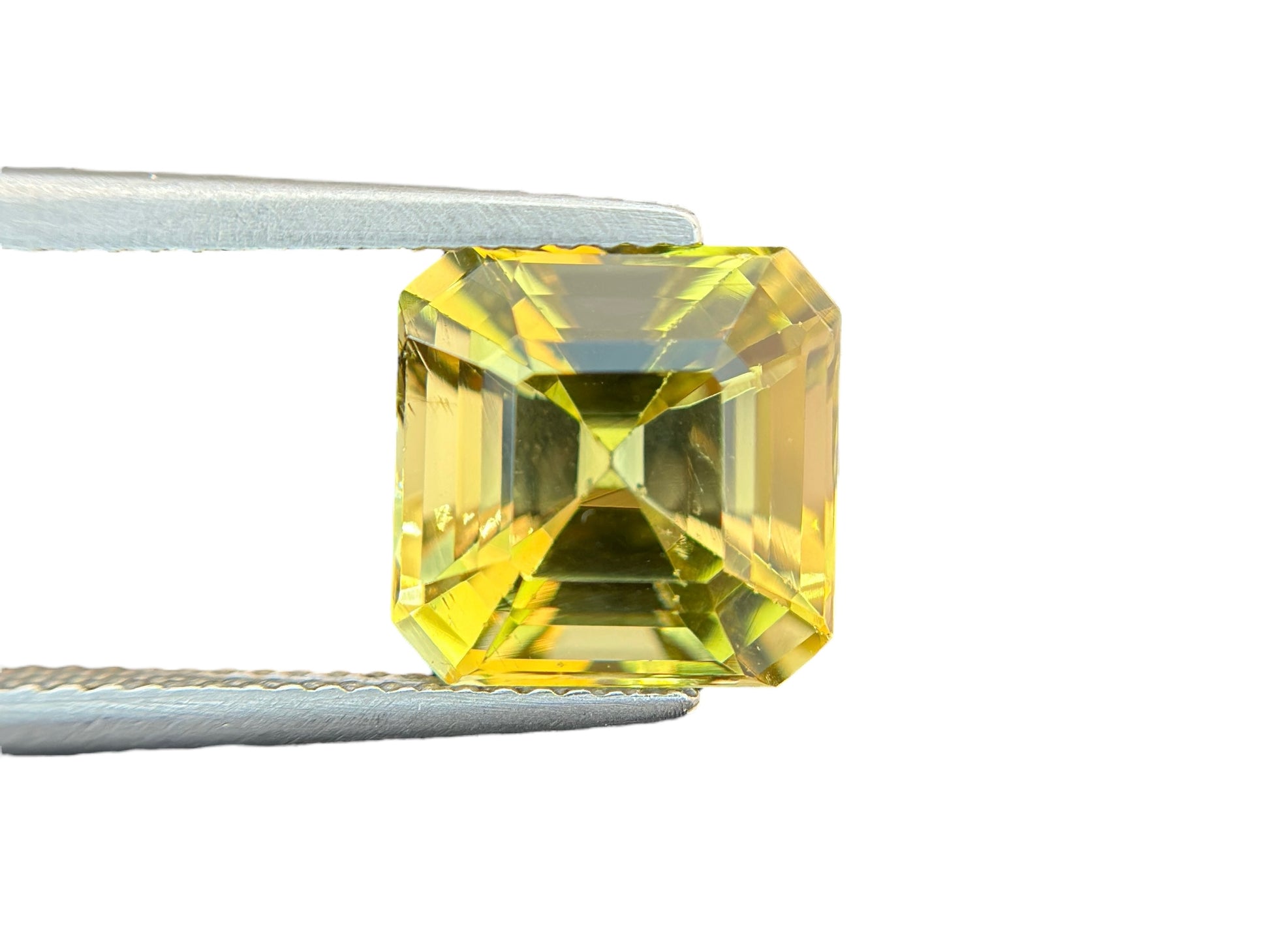 5.91 CT NATURAL TANZANITE WITH INTENSE YELLOW COLOR