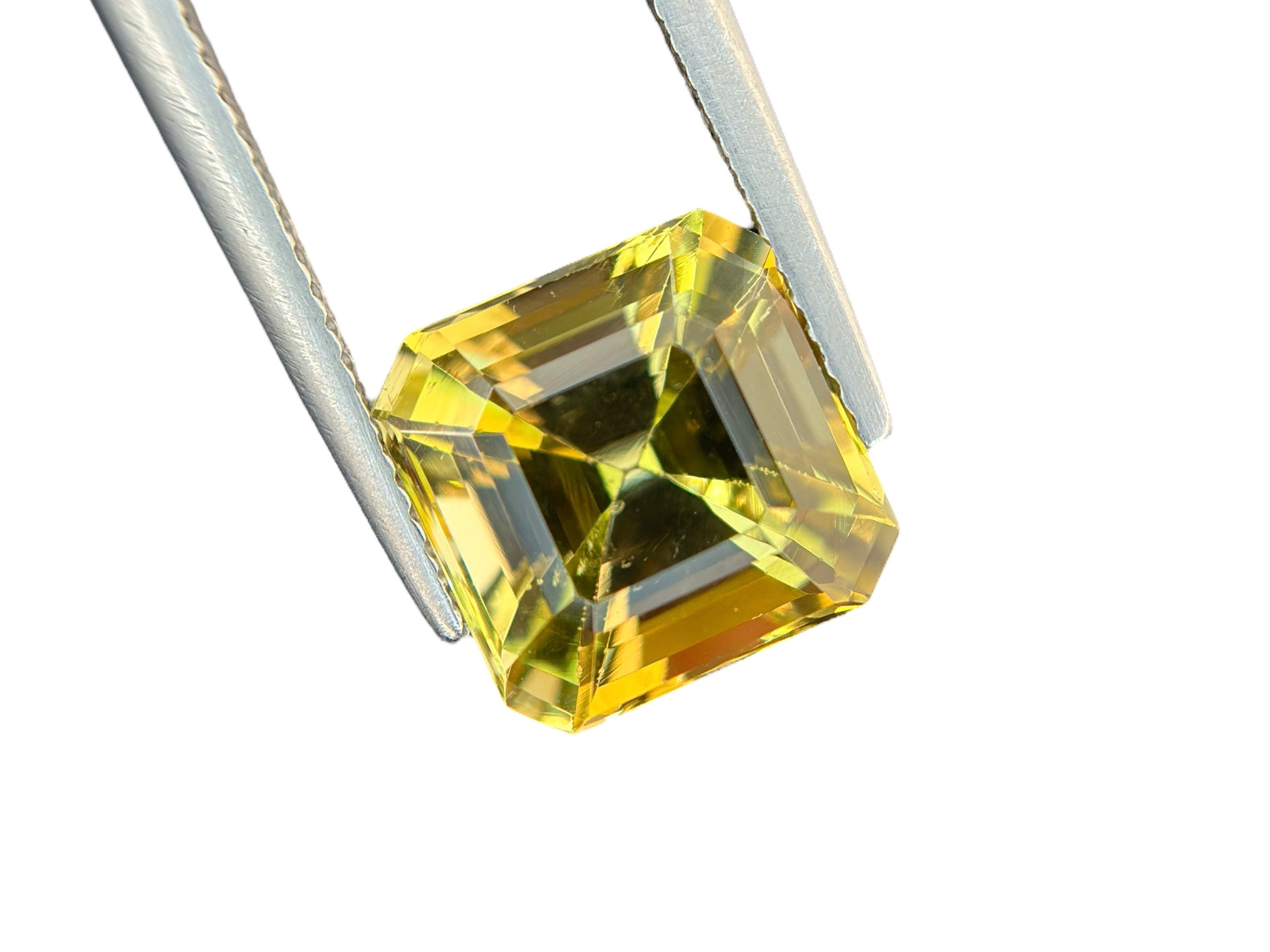 5.91 CT NATURAL TANZANITE WITH INTENSE YELLOW COLOR