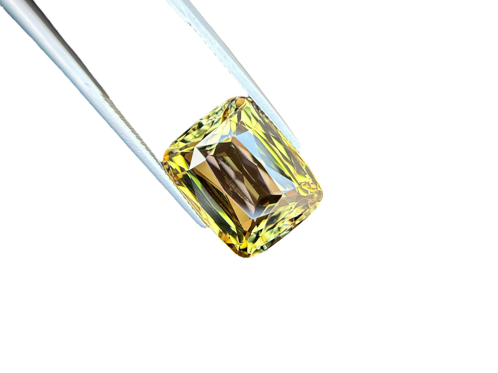 24.94 CT NATURAL TANZANITE WITH INTENSE YELLOW COLOR