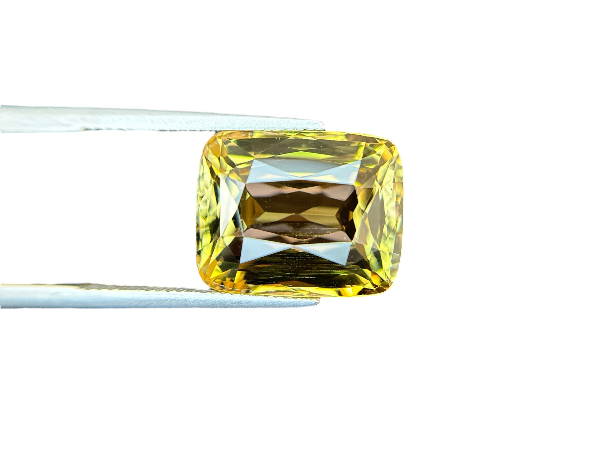 24.94 CT NATURAL TANZANITE WITH INTENSE YELLOW COLOR