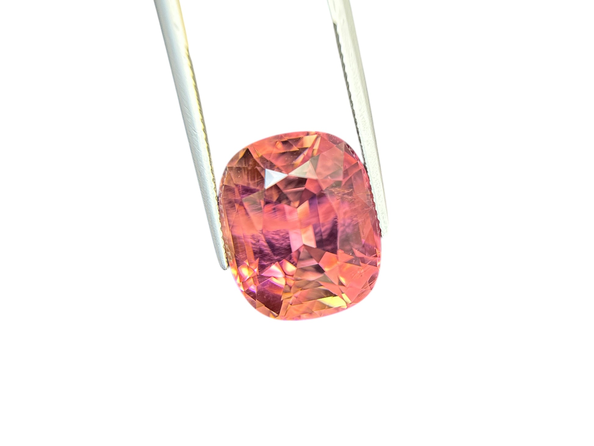 5.87 CT NATURAL TOURMALINE WITH INTENSE PINK COLOR