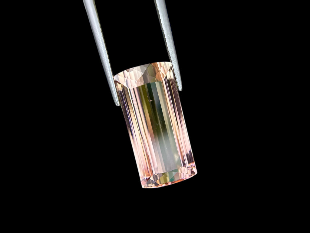 29.80 CT NATURAL TOURMALINE WITH INTENSE PINK COLOR