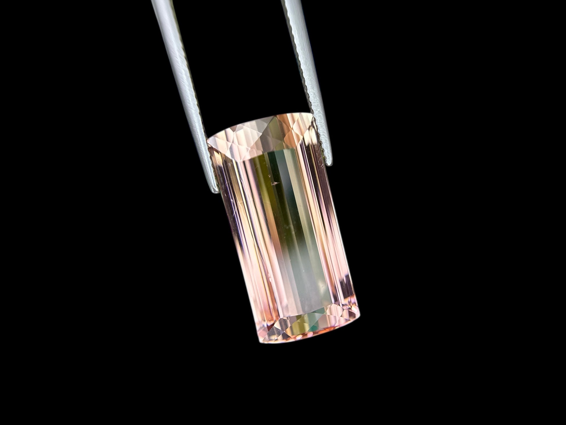 29.80 CT NATURAL TOURMALINE WITH INTENSE PINK COLOR