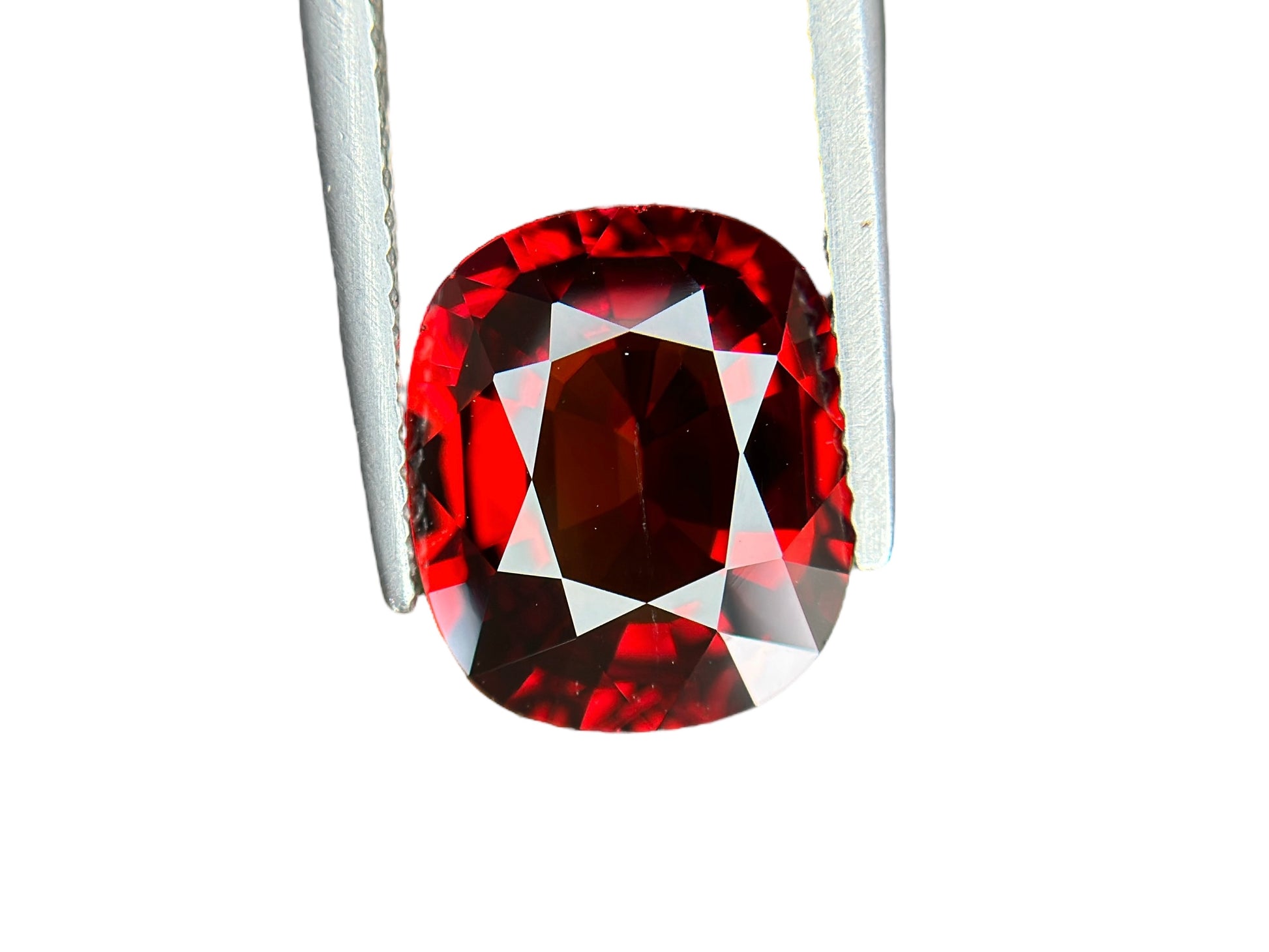 6.28 CT NATURAL SPESSARTITE WITH RED COLOR