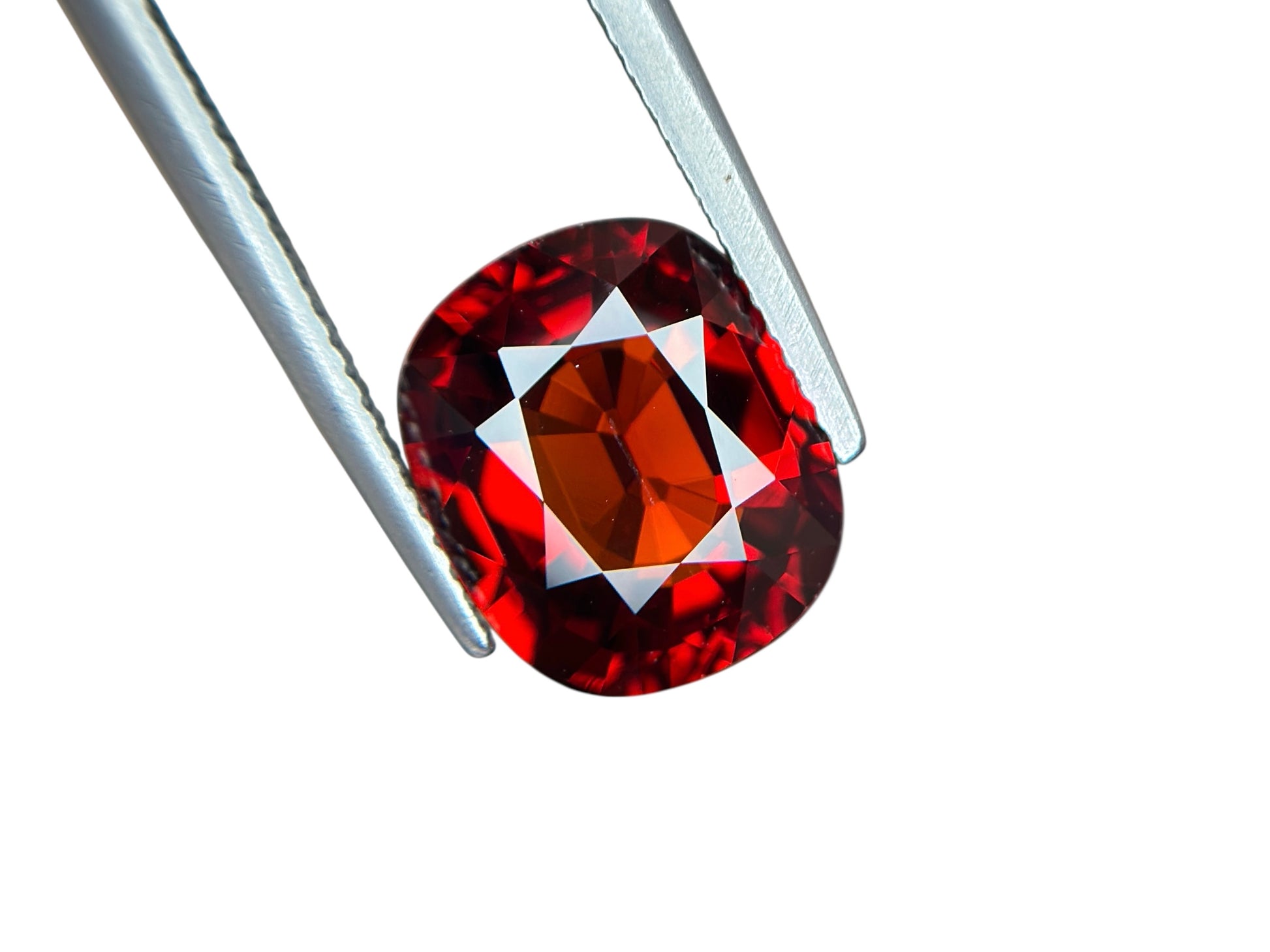 6.28 CT NATURAL SPESSARTITE WITH RED COLOR