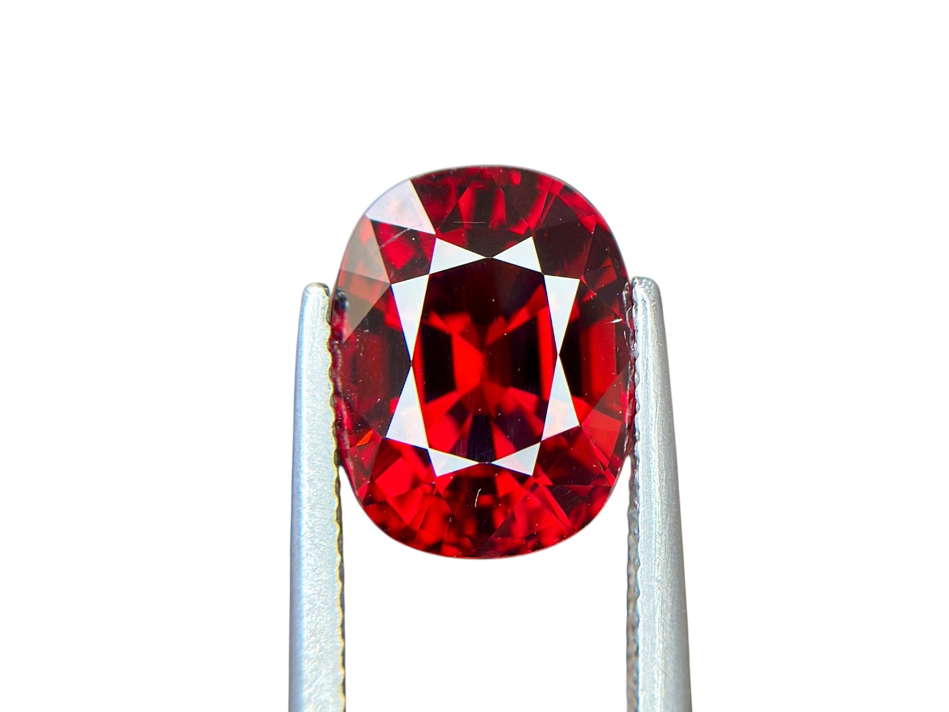 7.88 CT NATURAL SPESSARTITE WITH RED COLOR