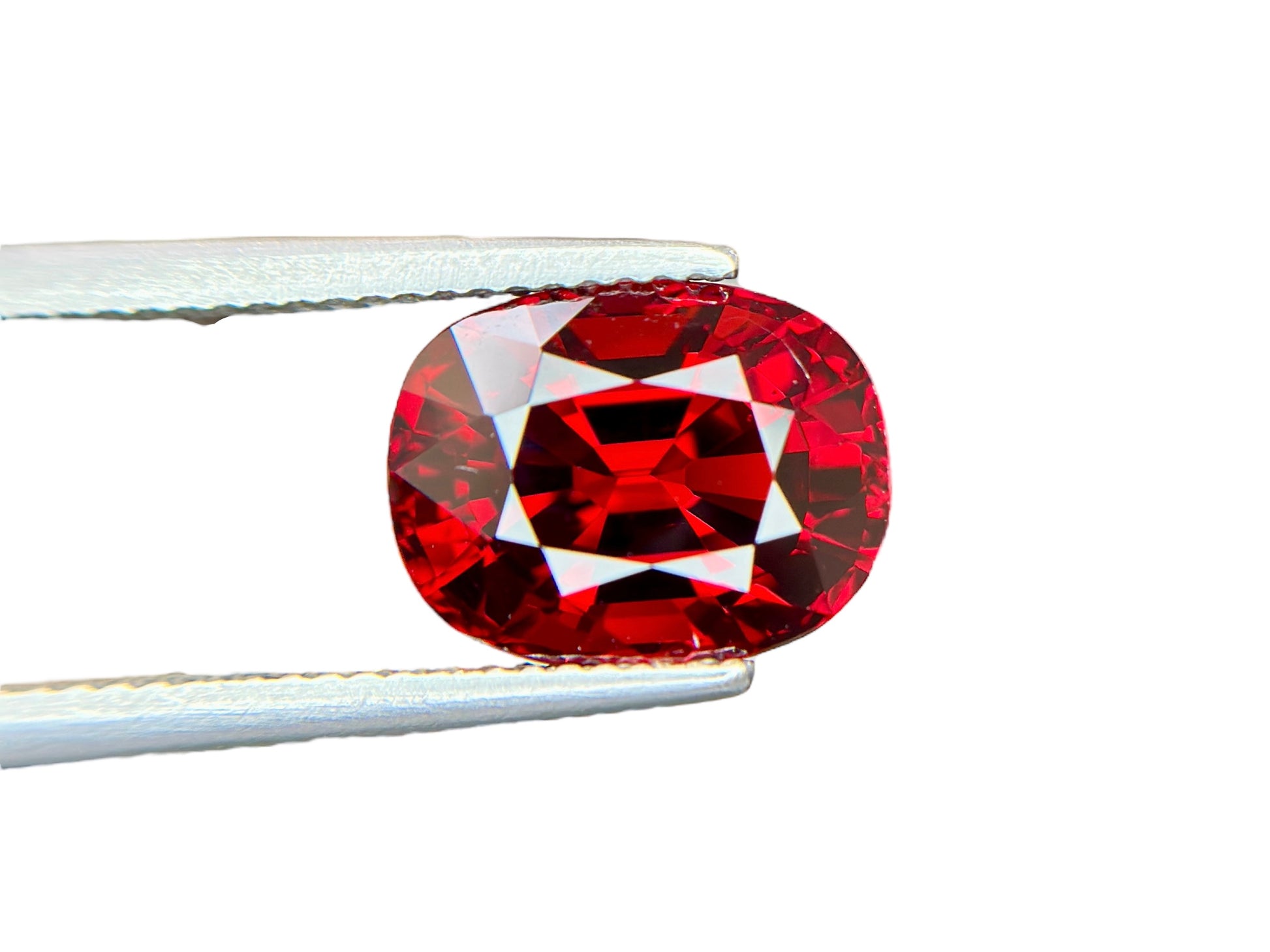7.88 CT NATURAL SPESSARTITE WITH RED COLOR