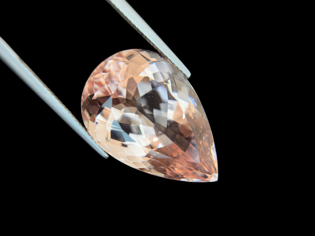 38.80 CT NATURAL MORGANITE WITH PINK  COLOR