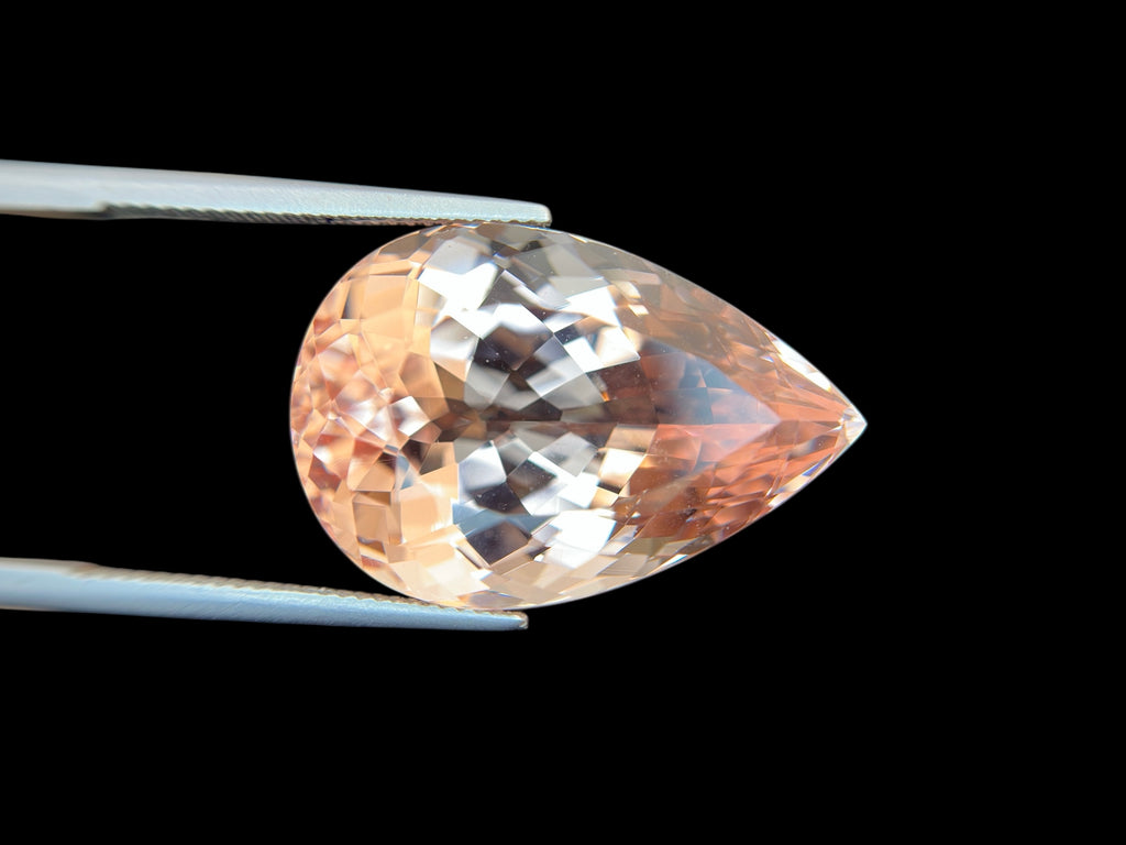 38.80 CT NATURAL MORGANITE WITH PINK  COLOR